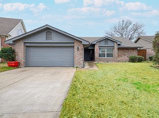 5512 Cold Springs Dr, Arlington, TX 76017