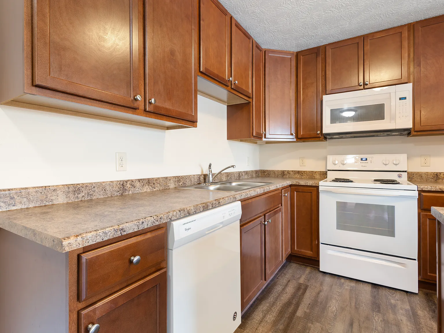 Meadows Apartments — Photo 3