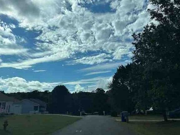 Exterior Neighborhood (street photo)