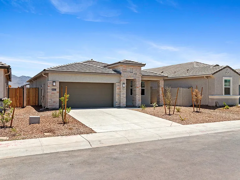 10427 W Parkway Dr — Photo 36