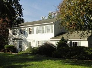 15 Landing Ln, West Windsor, NJ 08550