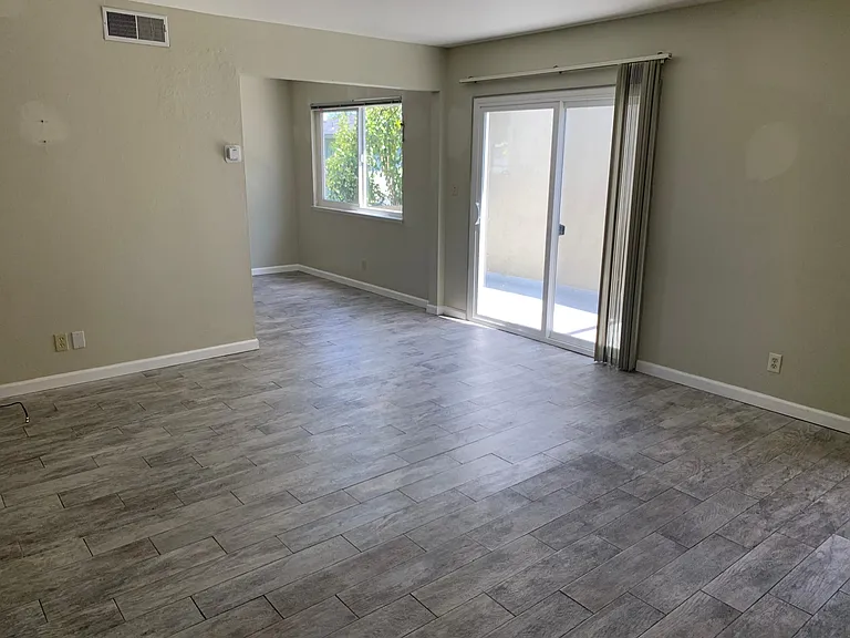 1077 Topaz Ave #17 — Photo 4