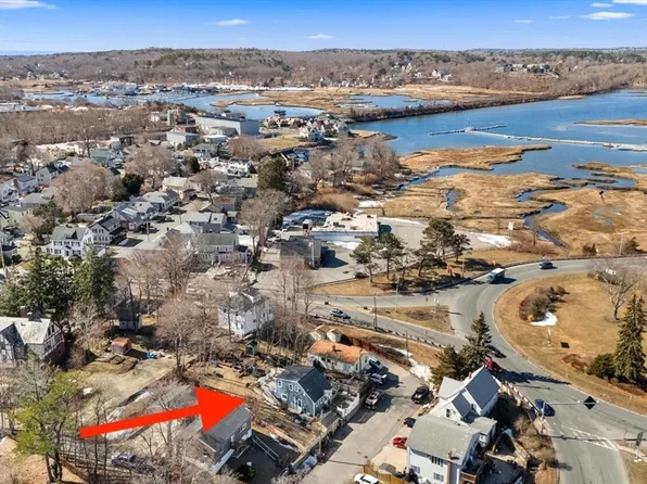 3 Rockland St, Gloucester, MA 01930