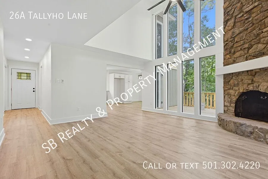 5 Bed 4 Bath — Photo 2