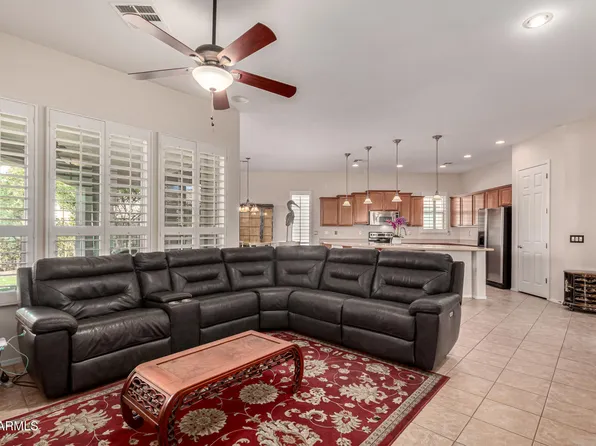 5556 S HAWTHORN Street, Gilbert, AZ 85298