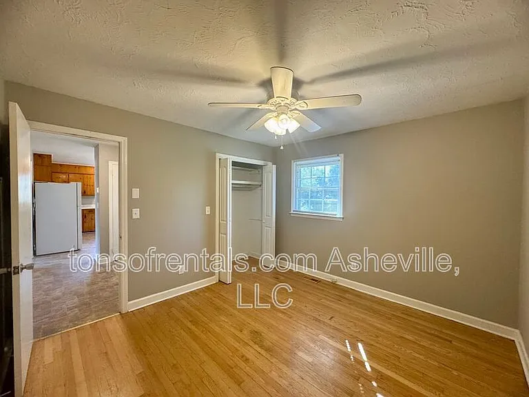 1614 Brevard Rd — Photo 10