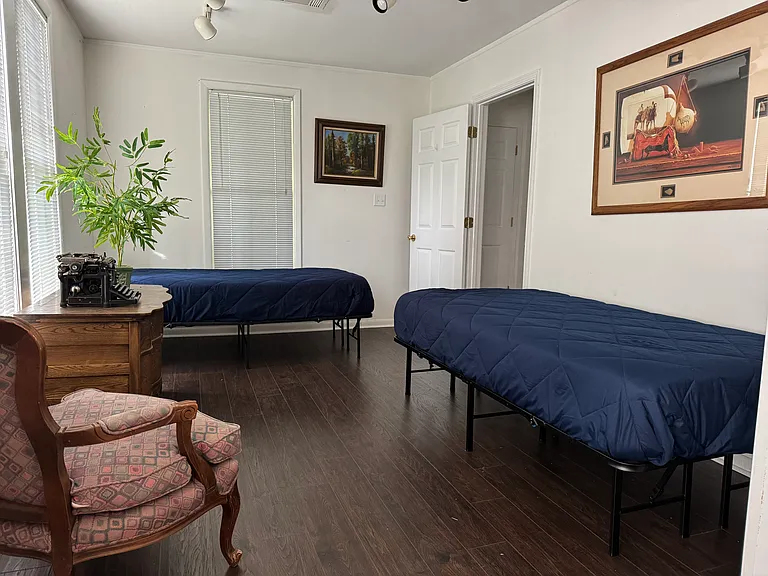 1001 W B St — Photo 12