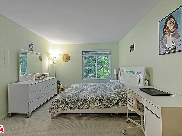 21550 Burbank Blvd #302 — Photo 9