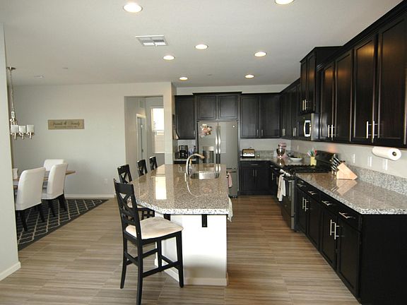Large kitchen island allows you to see everything, enjoy eat