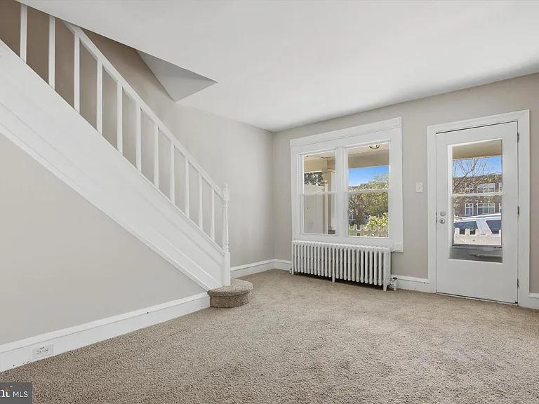 226 N Warren St — Photo 5