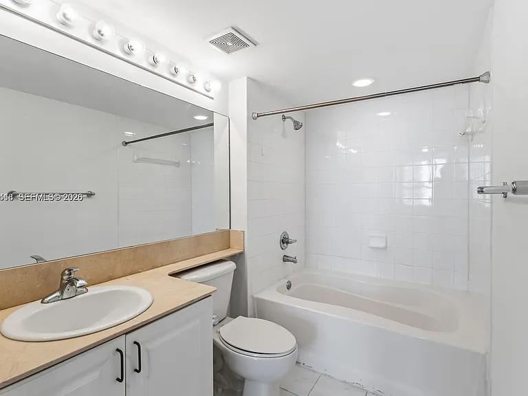 1155 Brickell Bay Dr #1609 — Photo 16