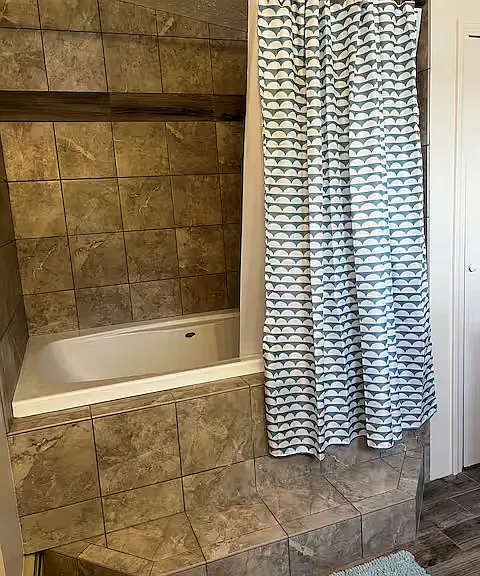 5666 E Jefferson Ave — Photo 15