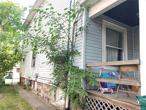 2nd image of 1733 La Salle Ave