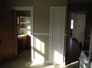2348 N 70th St, Wauwatosa, WI 53213