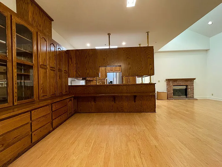37 E Main St — Photo 9