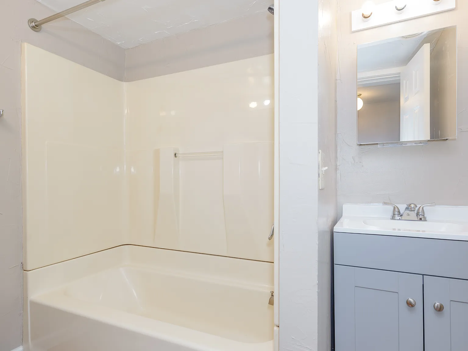 1 bed, 648 sqft, $850 — Photo 4