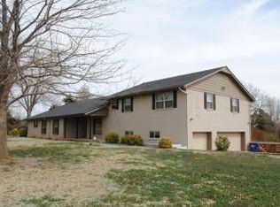 1204 S Clear Springs Rd, Mustang, OK 73064
