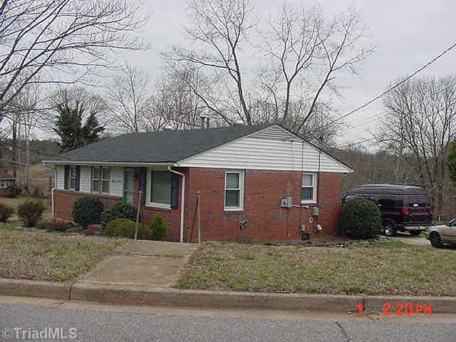 2nd image of 2600 Rosemary Dr