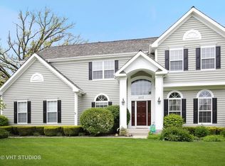 207 Bridle Path Ln, Fox River Grove, IL 60021