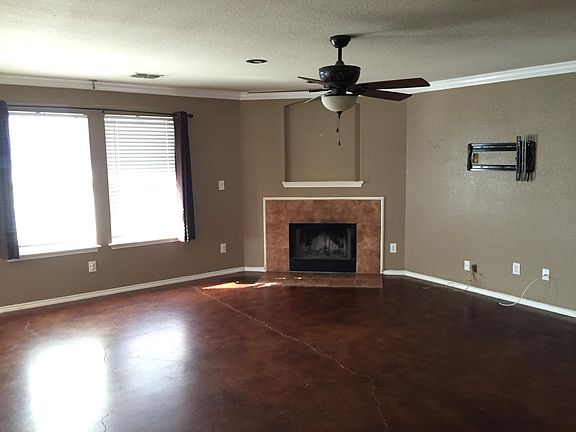 3rd image of 2428 Medina Dr