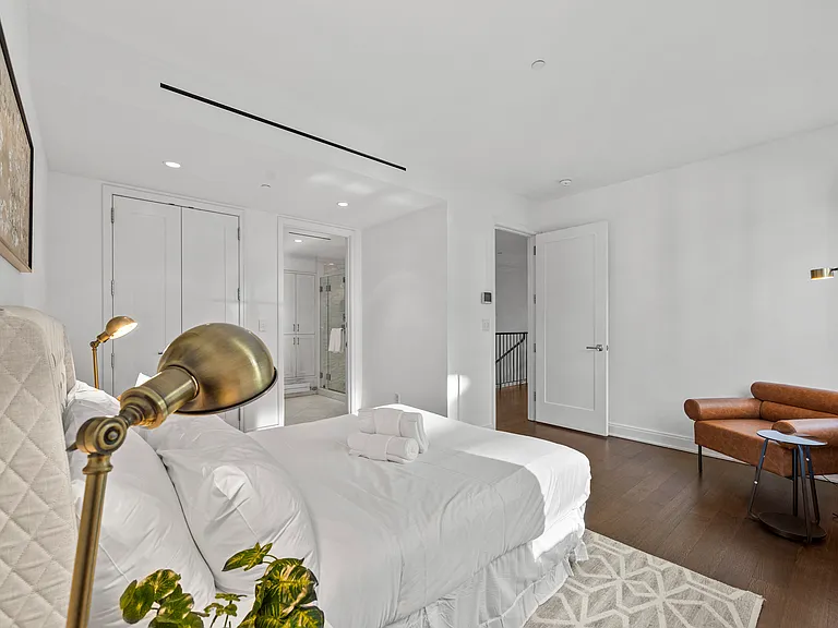61 5th Ave #2 — Photo 41