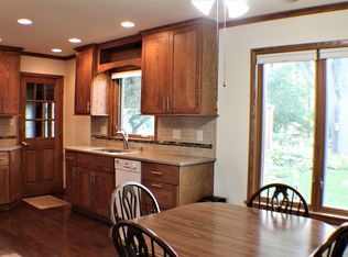 636 James Ct, West Bend, WI 53095