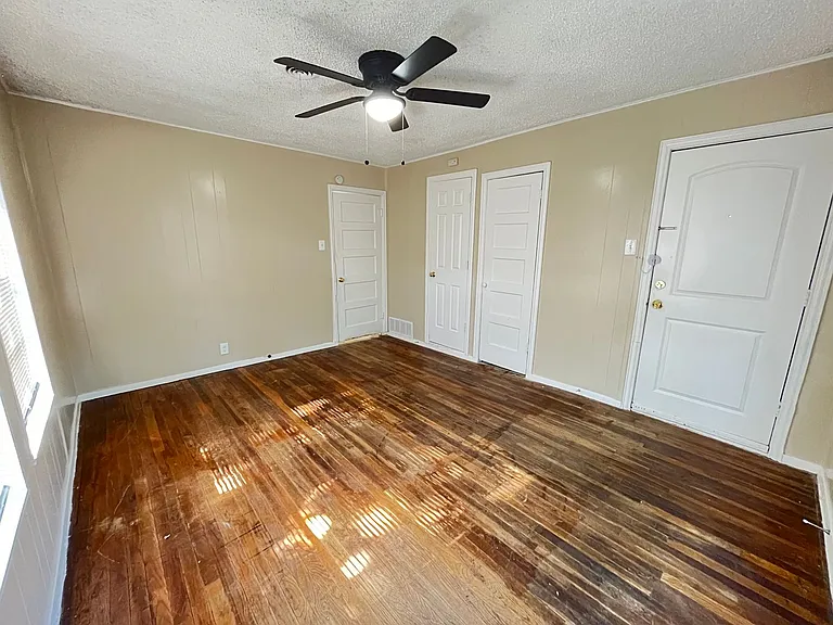 800 Audra Ln — Photo 46