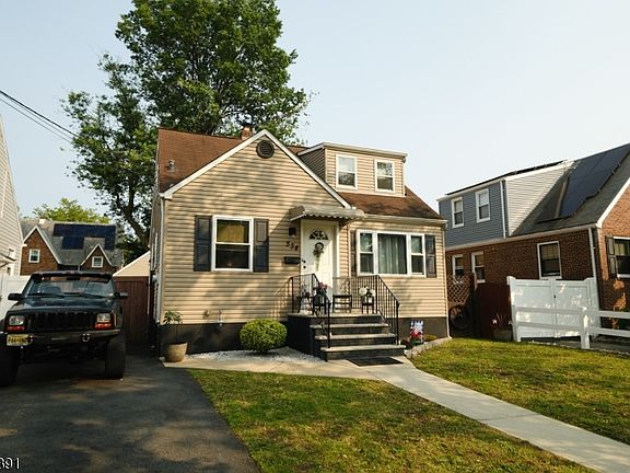2nd image of 534 Monmouth Ave