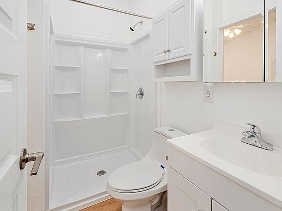 4th image of 720 Pritchett Ln #4acd8f55a