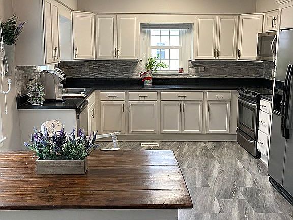 4th image of 264 Hawkeegan Dr