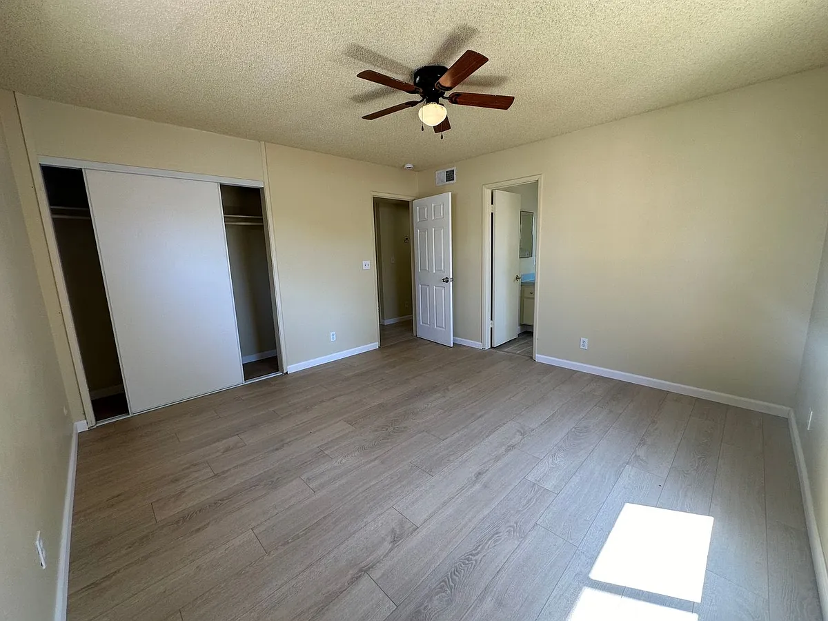 Building Photo - 1423 Edgewood Dr