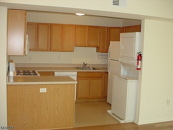 3rd image of 165 Falcon Ridge Way N