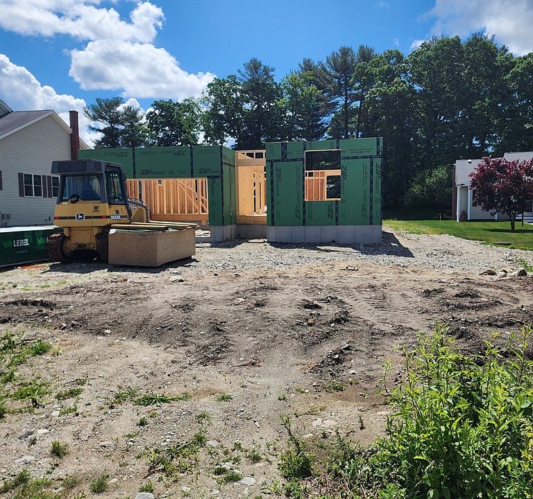 2nd image of 5 Deerfield Dr W