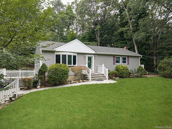 4th image of 6 Valleywood Road