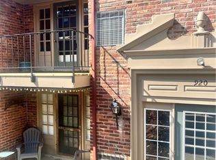 920 Margarite Dr APT E, Pittsburgh, PA 15216