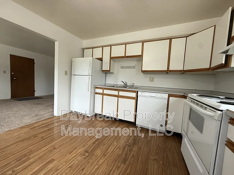 2913 8th St N #3 — Photo 4