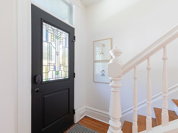 3rd image of 618 Union St