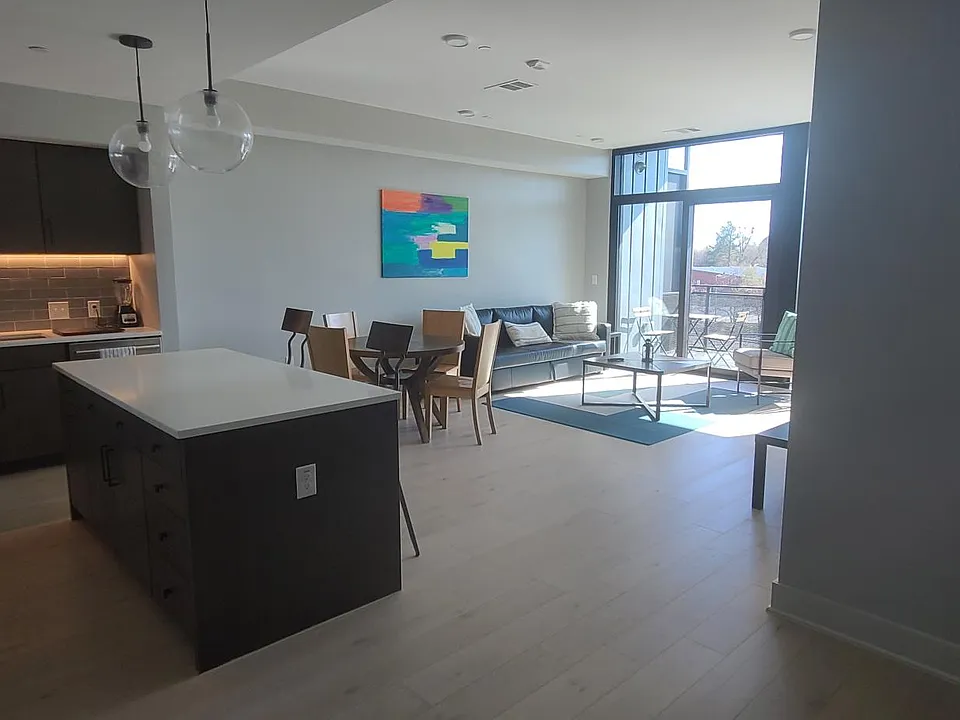 1105 Main St #405
