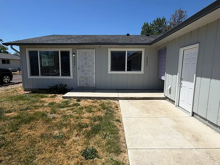 2202 Oak St SE — Photo 19