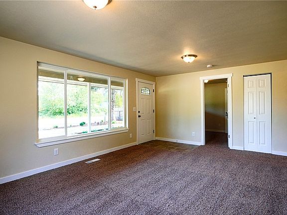 5th image of 2433 Sleater Kinney Rd NE