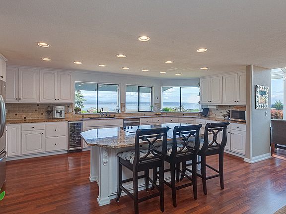 2nd image of 480 Green Island Way