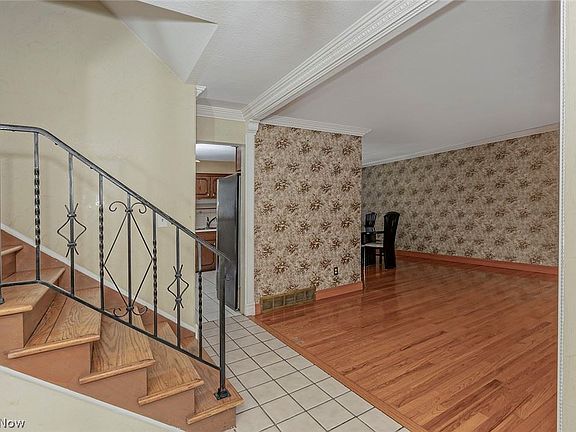 5th image of 6580 Edgemoor Ave