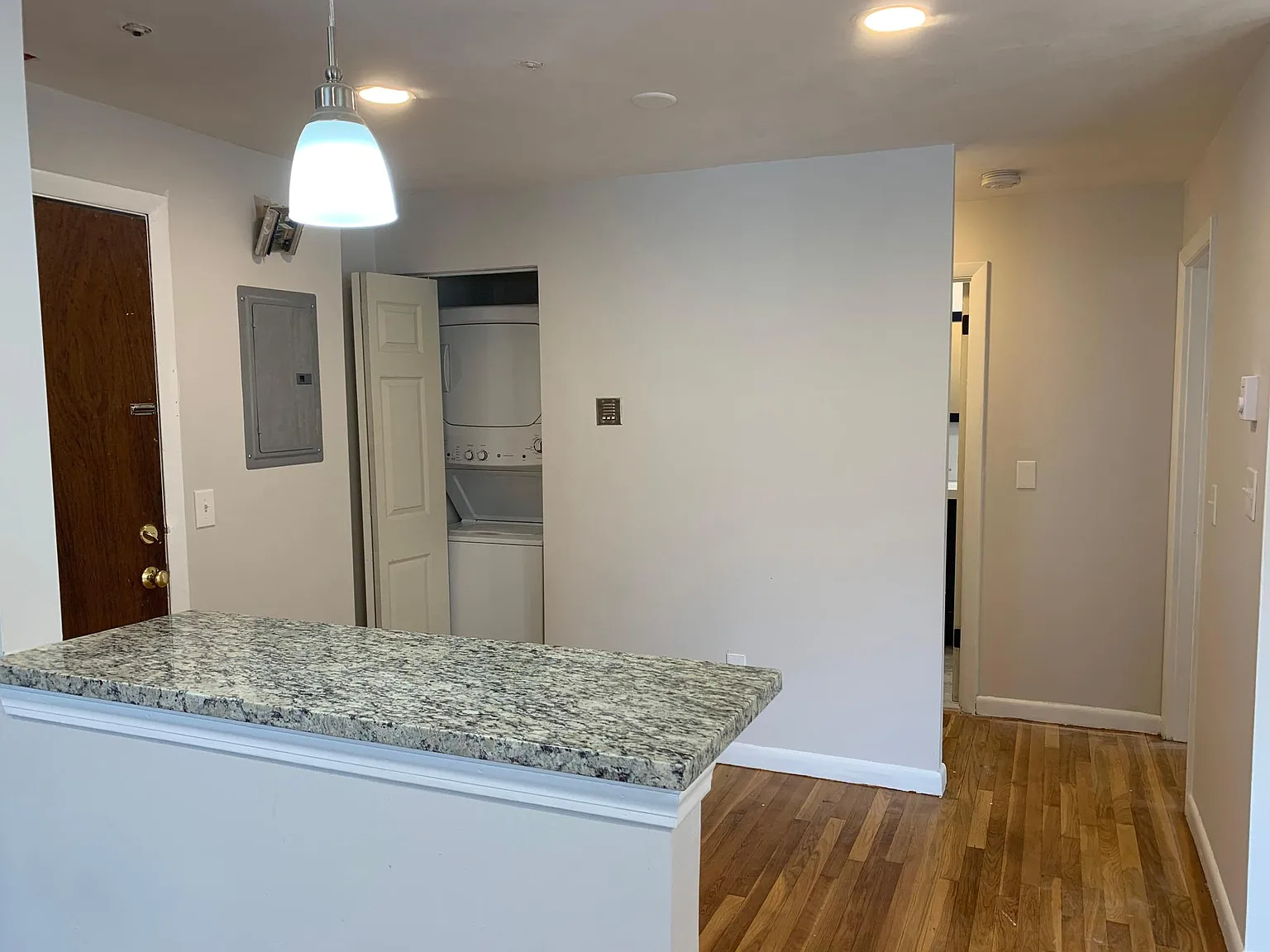 Reed Street Apartments — Photo 4