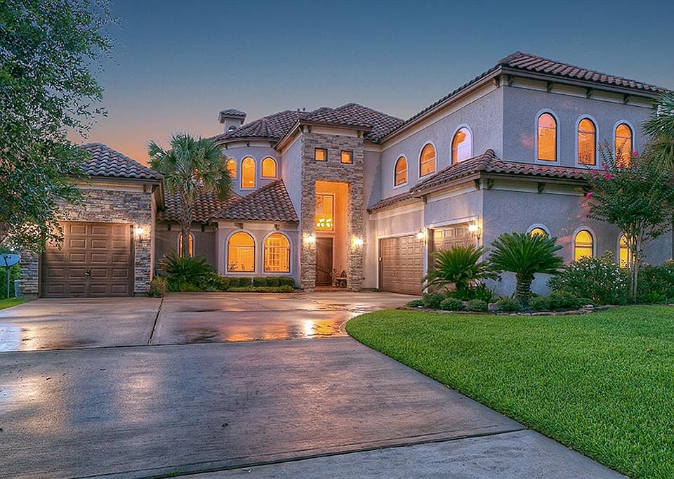 1st image of 14716 Paradise Oak Dr
