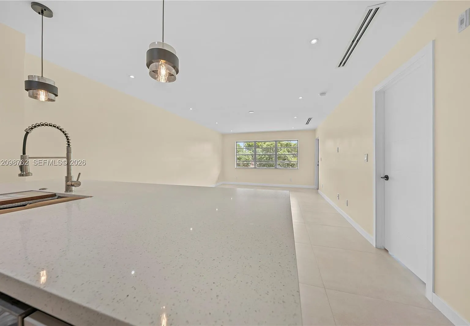 Fourth Horizons Condo — Photo 4