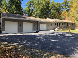 32 Woodland Dr, Poughquag, NY 12570