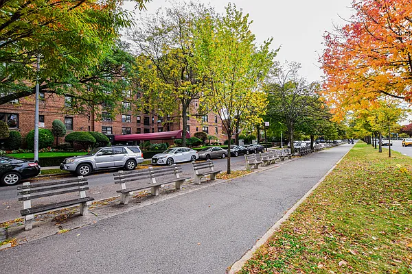 Sold by Remax Edge | media 4