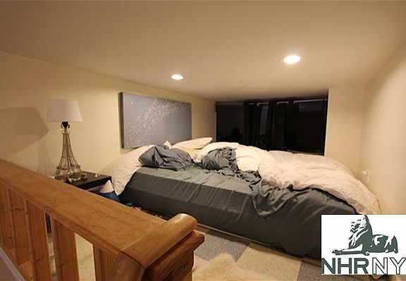 4th image of 315 W 14th St APT 5D
