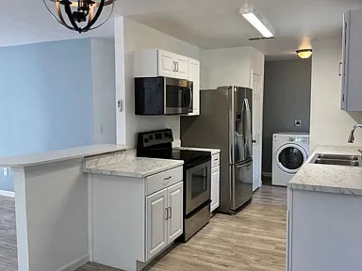 Charming 3BR House in Umatilla — Photo 3