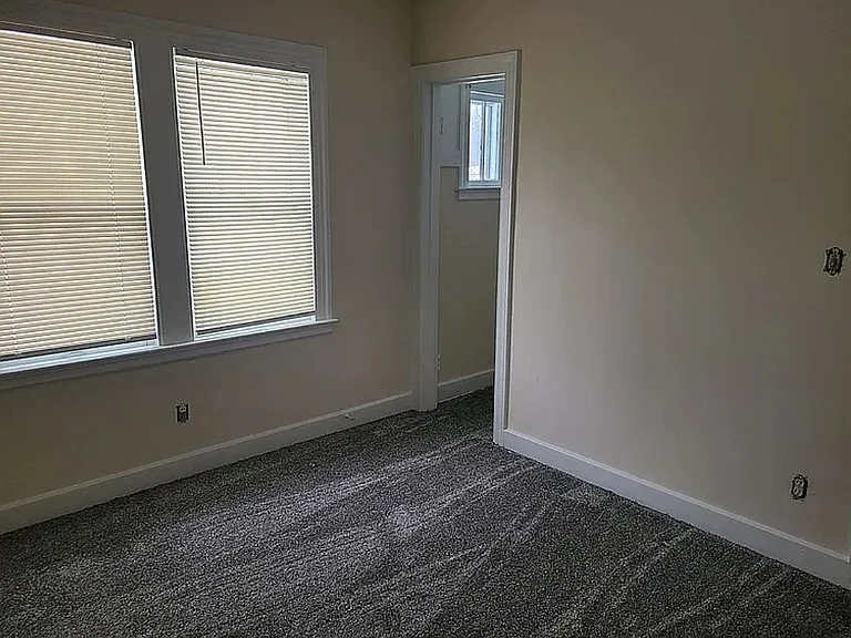 3214 Sherbrooke Rd — Photo 8